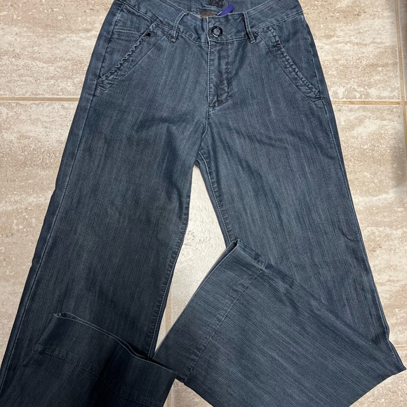 💙💙EUC- JAG STRETCH FLARE JEANS SZ 4💙💙 - Picture 4 of 10
